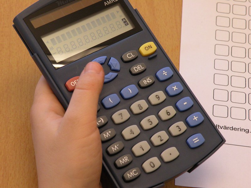 A számológép használat előnyei és hátrányai, ha gyermeke számolási zavarral küzd